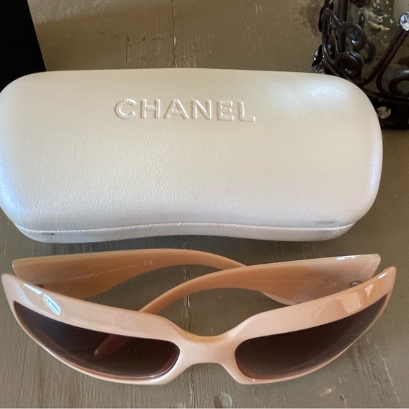 Chanel Sunglasses 5076H - Cream CC-Mother of Pearl Vintage - Picture 6 of 11